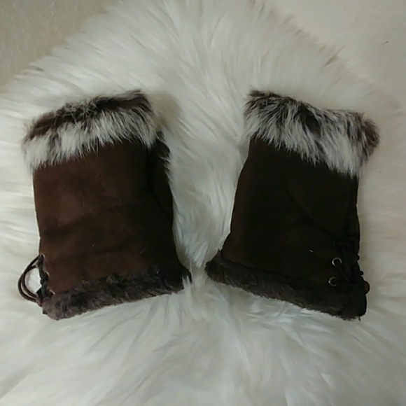 Coffee ☕ Faux Fur Fingerless Gloves - Picture 8 of 12